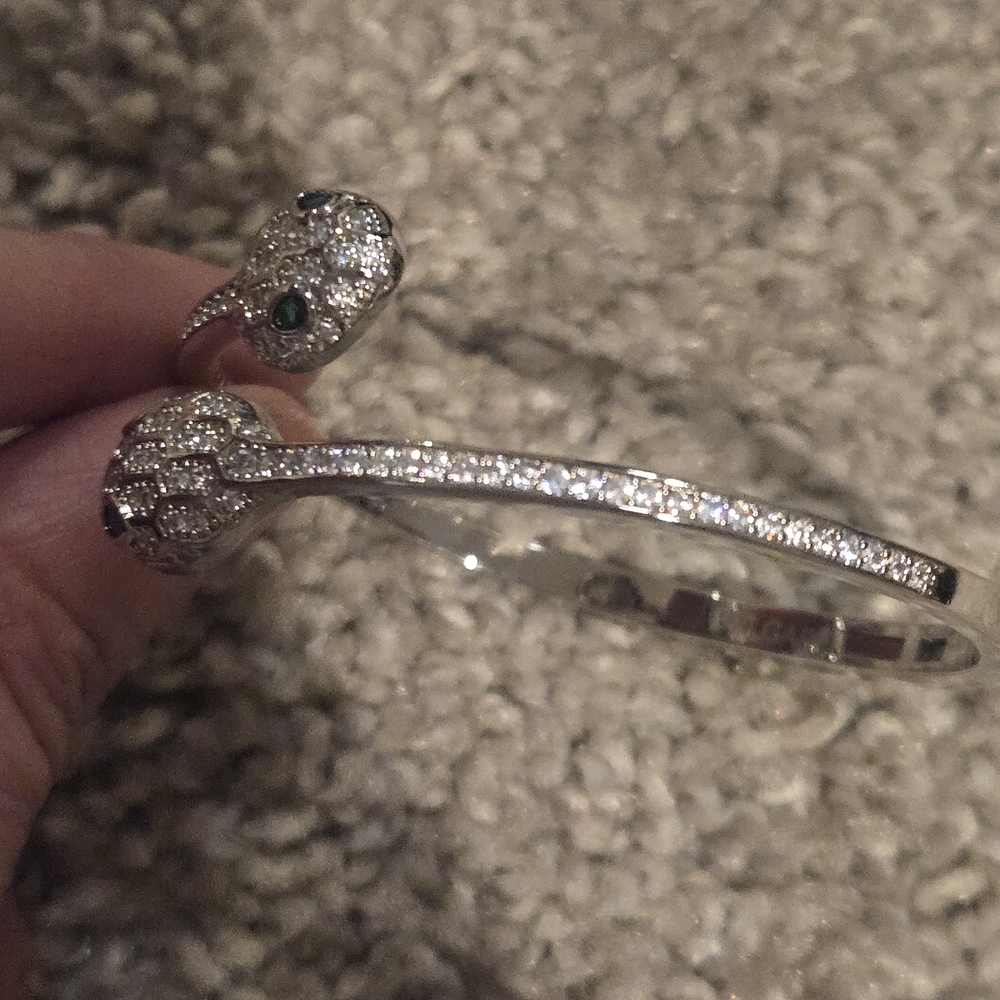 Elegant Silver Snake Bracelet - Picture 9 of 11